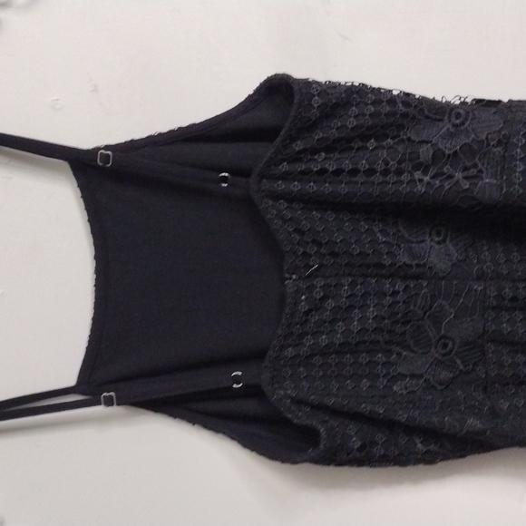 EUC Willow and Clay Black dress with floral knit pattern size XS - Picture 6 of 10